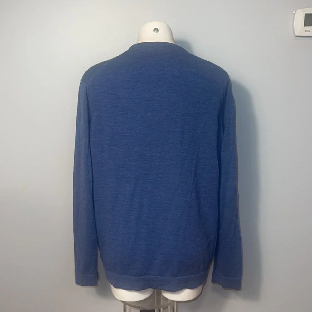 Calvin Klein 100% Italian Merino Wool mens crewneck sweater. Size XL.